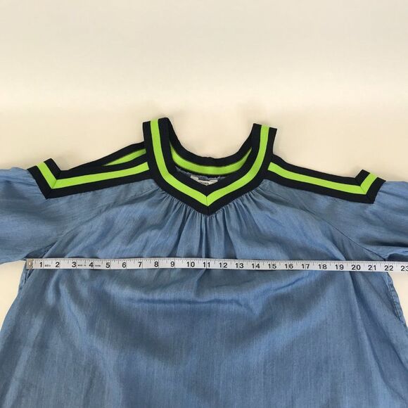 Crown & Ivy Chambray Cold Shoulder Top Women's Size Medium Blue Striped Cutouts - Picture 5 of 8